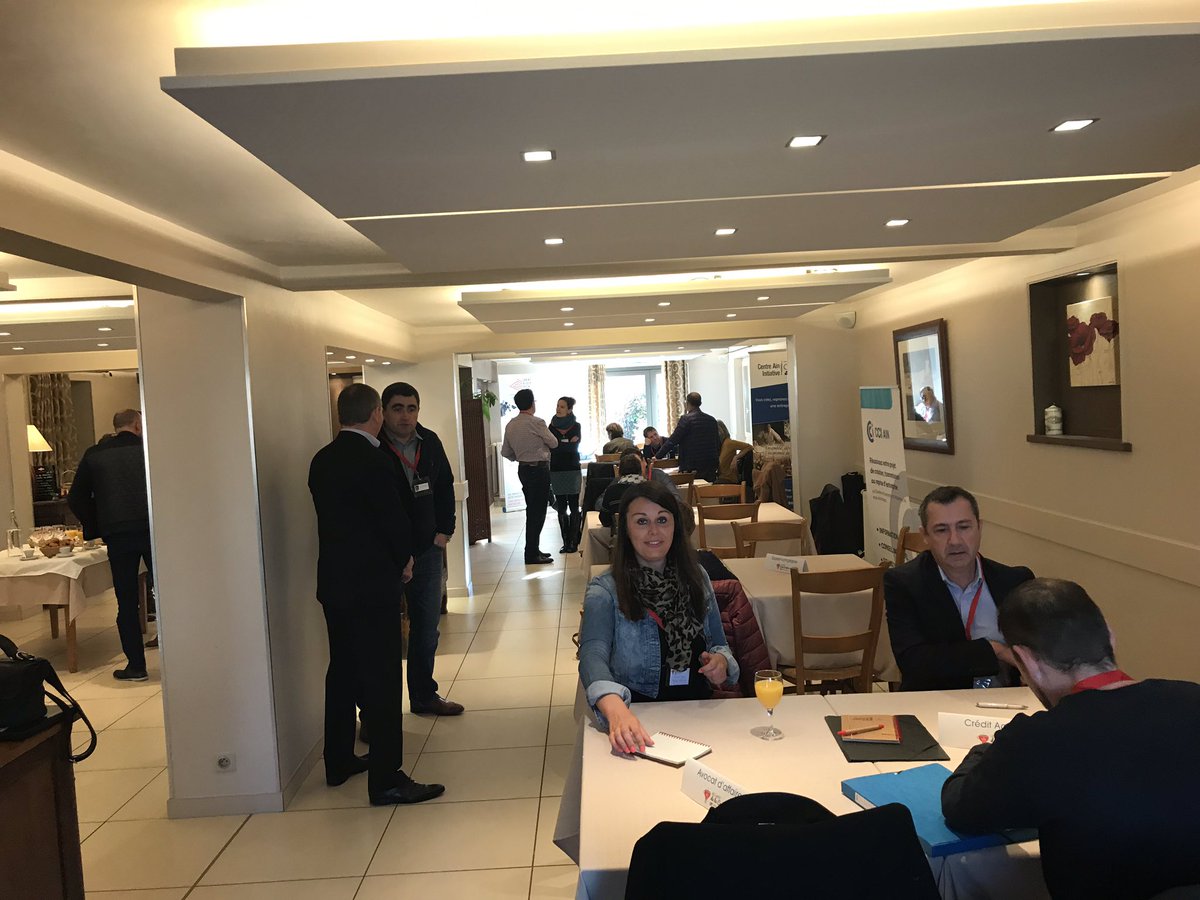 Ce matin les équipes <a href="/ca_centrest/">Crédit Agricole Centre-est</a> avec <a href="/BuchotCath/">catherine buchot</a> sur le pont pour accueillir les repreneurs au café de la création à Viriat avec la présence de notre caisse locale Bourg