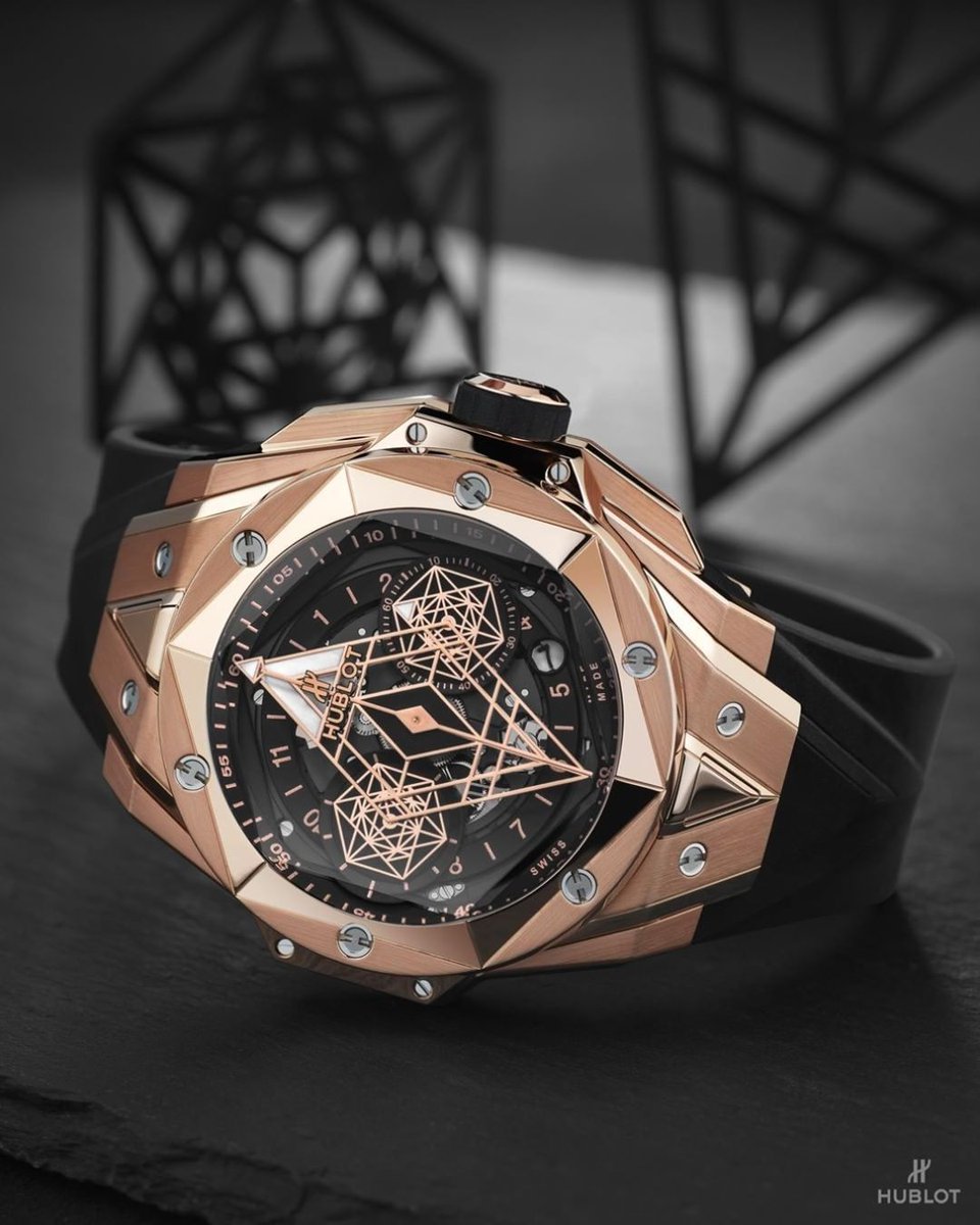 PeakLifeIndia's tweet photo. The art of tattooing reinterpreted on the iconic Big Bang.
@hublot
Discover the new #BigBangSangBleu II designed in collaboration with world famous tattoo artist @mxmttt from @sangbleu
#HublotBaselworld #Baselworld #SangBleu #MaximeBuchi
#Basel #watchfair #hublot #watchalert https://t.co/Gqf35UXV0S