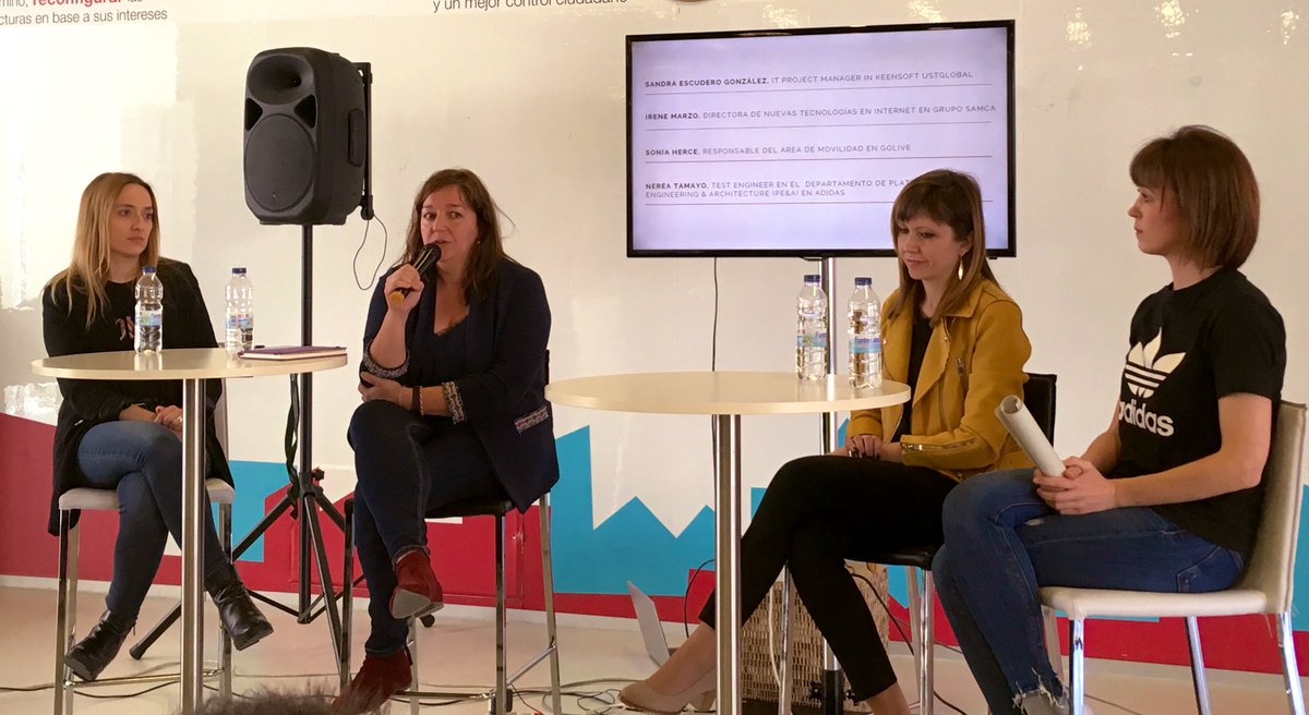 agdagira's tweet image. Educación y referentes, bases para la integración y la igualdad. Muy interesante el debate. Se habla de @TechnovAragon #technovationchallenge como uno de esos proyectos que “abre la mente” para ayudar a descubrir lo que realmente te gusta. Grandes ☺️