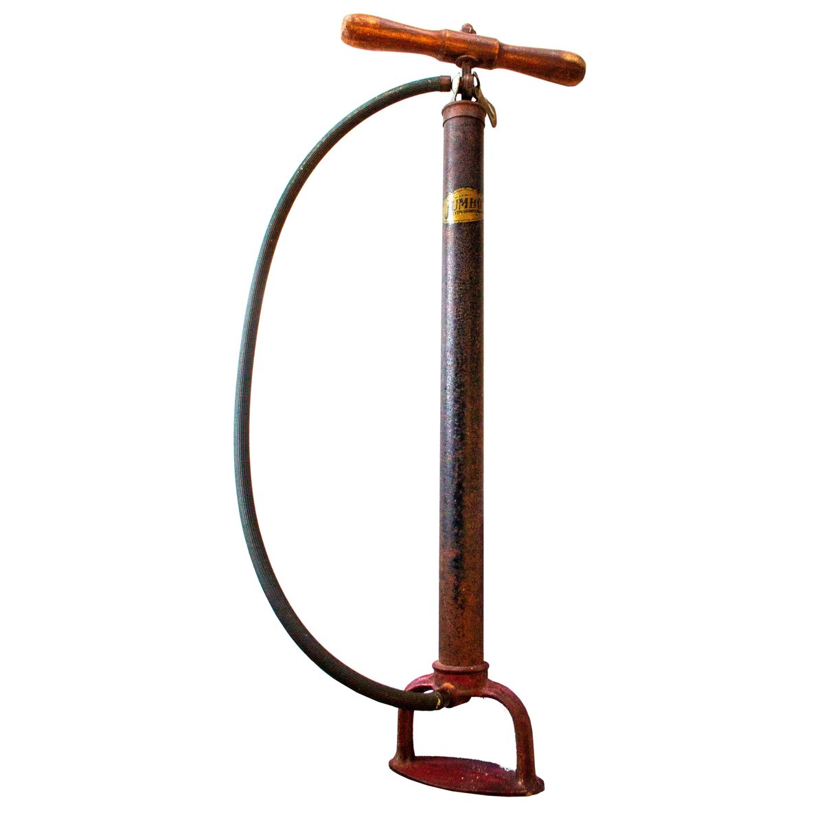 Hoe leuk is dat?!
Onlangs kwam er een heel bijzonder pakketje binnen bij <a href="/Scalabor/">Scalabor</a>: deze (hele) oude Jumbopomp had zijn weg terug naar 'huis' gevonden. Van een mevrouw bij wie hij ongebruikt in de schuur stond en een beter plekje zocht. Wij gaan een mooi plekje zoeken!