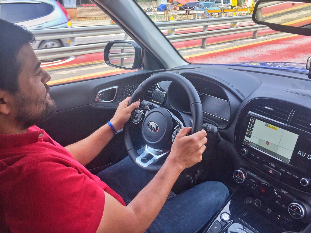 hablamosautos's tweet photo. #ManejandoAndo nuevo @KiaMotorsMexico Soul EV #OnlyYouKnowWhy https://t.co/RX1VmCJNxE