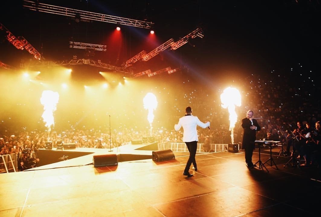 ZkhiphanProduct's tweet photo. How's about a young throwback on this wonderful #ThrowBackyardThursday 😎. Who of you attended this awesome, amazing, wonderfully orchestrated concert/show by the SUPERⓂ️EGA himself @akaworldwide 2 weeks ago on the 17th of March? #AKAOrchestraOnTheSquare 🔥🚀🙌🏽 #TBT https://t.co/HADyVArEiK