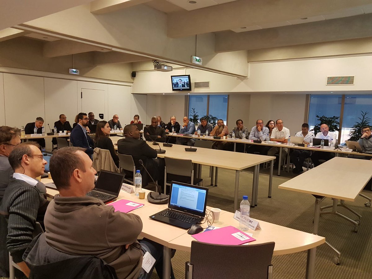 MerDfi's tweet photo. 📸 Retour en images de trois #startups de la team @outremernetwork, de Tahiti #leadbees et Guadeloupe #épiceriecréole #myditek, lors de leur intervention auprès du comité sectoriel de concertation à l'ODEADOM. #AgriTech https://t.co/E503mccDgd