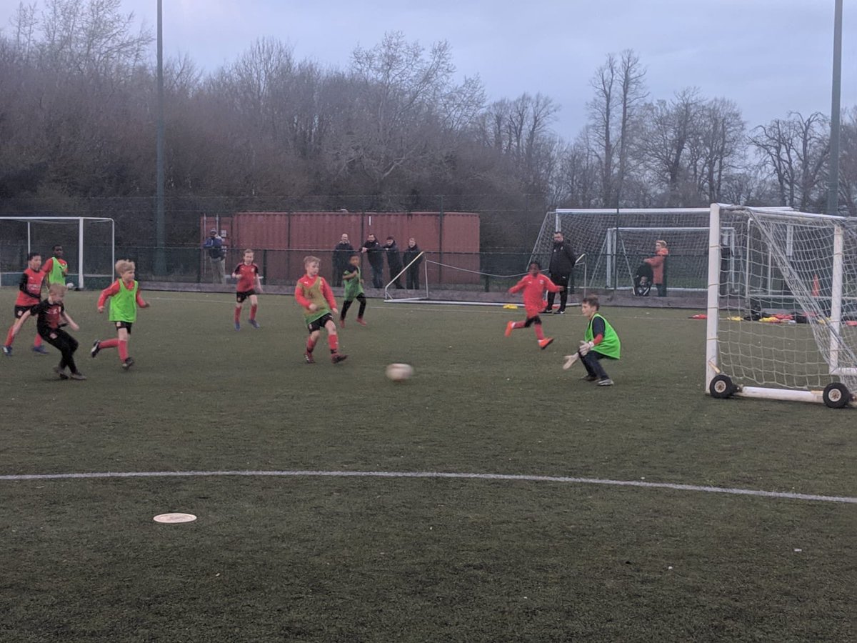 academystfc's tweet photo. Fun and challenging evening for all our younger reds last week. Carousel practises involving a physical integration quarter, pysch quarter, technical quarter and SSG/Tactical quarter. #4CornerCarousel #STFC #PhysicalIntegration https://t.co/fJaZMDoQGs
