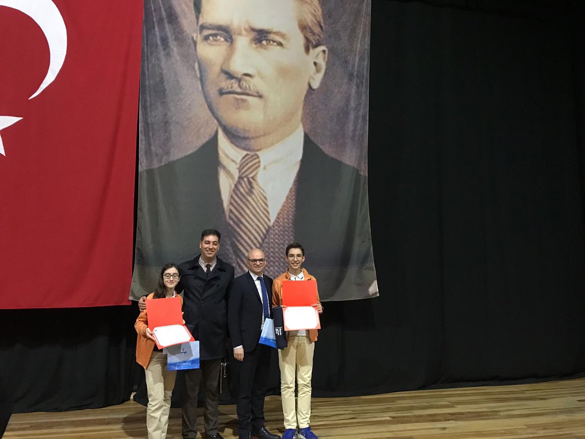 13. Tübitak Ortaokullar İzmir Bölge Yarışmasında Okulumuz Teknoloji Tasarım Dalında 1. olmuştur. Emeği geçen tüm arkadaşlarımızı ve öğrencilerimizi
kutluyoruz. <a href="/KvancBarlas/">Kıvanç Barlas 🇹🇷</a> @SanemBH <a href="/AliRizaLule/">Ali Rıza Lüle</a> <a href="/coskunfrt13/">Coşkun Fırat</a> <a href="/BozkurtRezan/">Rezan Bozkurt</a> <a href="/neslihnekenoglu/">Neslihan Ekenoğlu</a> <a href="/melih83official/">Melih T.</a>