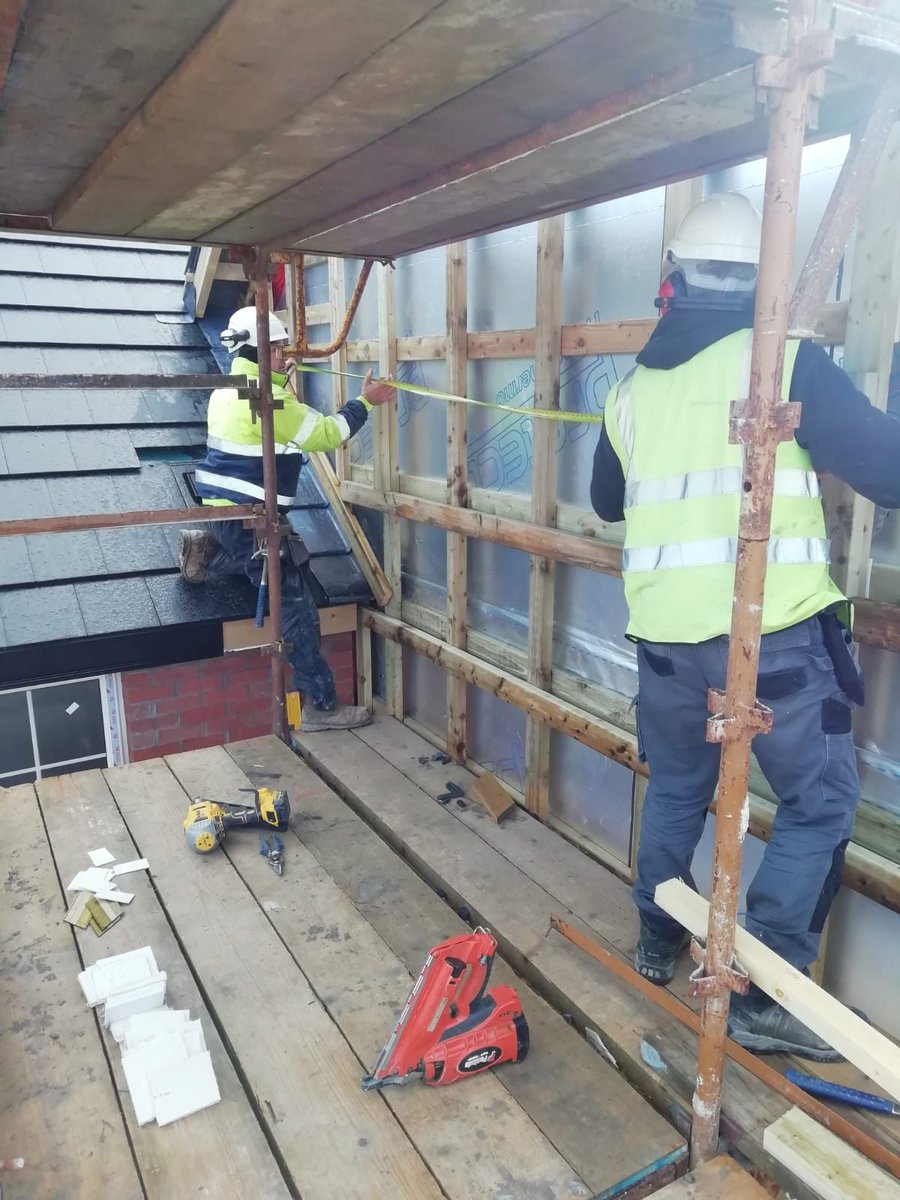 LaganHomesNI's tweet photo. Work progressing well in Bushforde Meadows, Antrim with cladding being completed on our townhouses.

Interested in Bushforde Meadows? 
Contact:
☎️ @CEstatesNI on 028 9446 6777
🖥 https://t.co/PCrrD1k6Z7 

#chooselagan #newbuild #laganhomesni #turnkeyfinish https://t.co/iq7O28Dd3a
