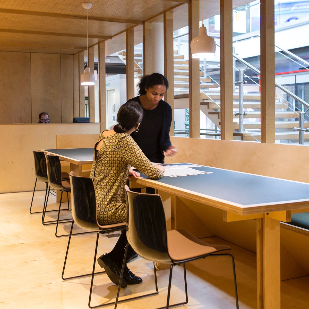 TimeSpaceWork's tweet photo. Only a few more days to get 20% off prepayments at #CoWorkConstruct at @thebuildingcentre. We’ve got hot-desks &amp; resident desks available in our #cowork space which is already home to a host of freelancers &amp; small businesses working in the built environment sector. #architecture https://t.co/RZqha8YJYq