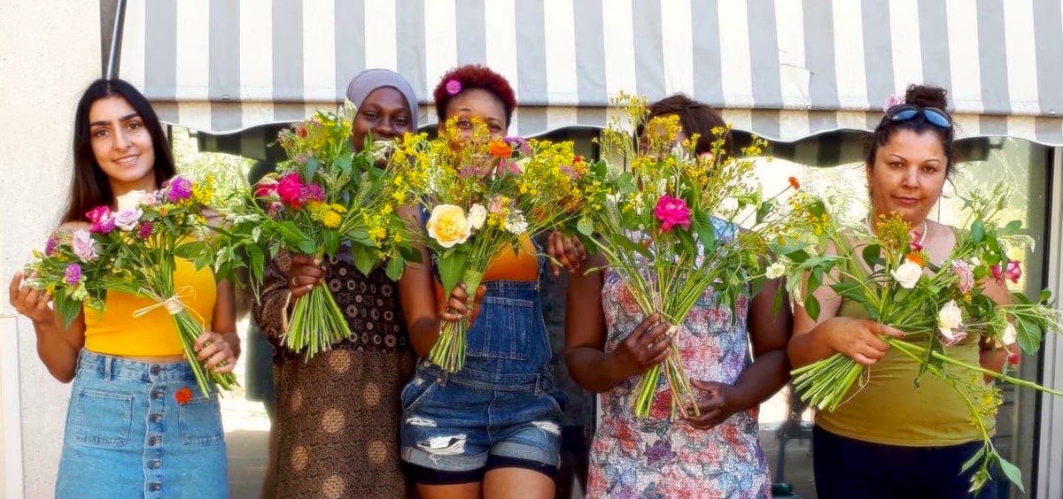 "Il faut arrêter de considérer les personnes qui traversent des périodes difficiles uniquement à travers le prisme du besoin." Lisez l'interview pépite de Marie de <a href="/DuPainDesRoses/">Du Pain & des Roses</a> dans la dernière interview #acteursduchangement de @TraitUnionSinga ow.ly/wqOj50olkMP