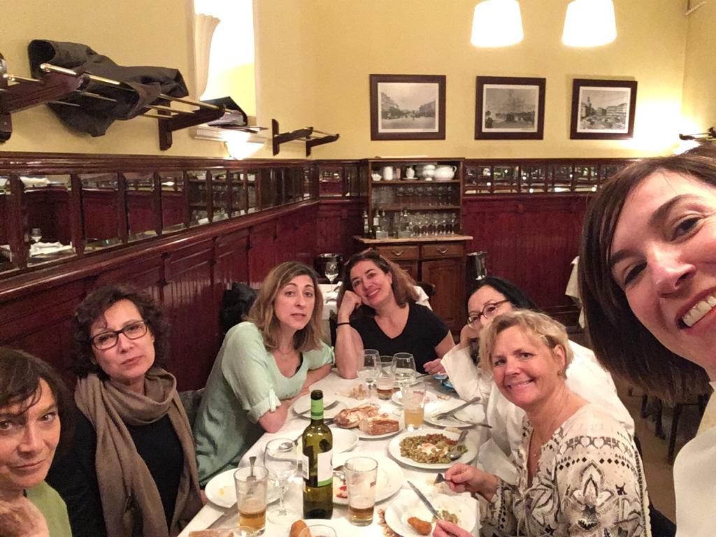 <a href="/CIMAcineastas/">CIMA - Asociación de Mujeres Cineastas</a> cenando con <a href="/AnnaSerner/">AnnaSerner</a> de la que tenemos tanto que aprender.