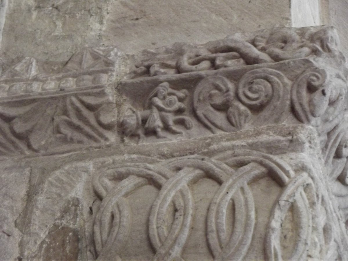 C7 King Merewald of Mercia, aka the lion, dreamt a hermit had a message for him. The hermit dreamt a lion ate from his hand. Where they met the king founded a church, Leominster Priory. Remembered (allegedly) in this #Romanesque #TinyLion  #FolkloreThursday #AnimalsinChurches