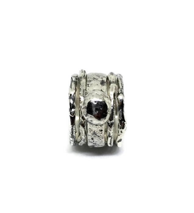 KimPatt1968's tweet photo. Handmade silver stacking rings. #handmade #gift #etsy #jewellery #ring #silverstackingring https://t.co/jtnt8e246O https://t.co/VVpXixoQzO