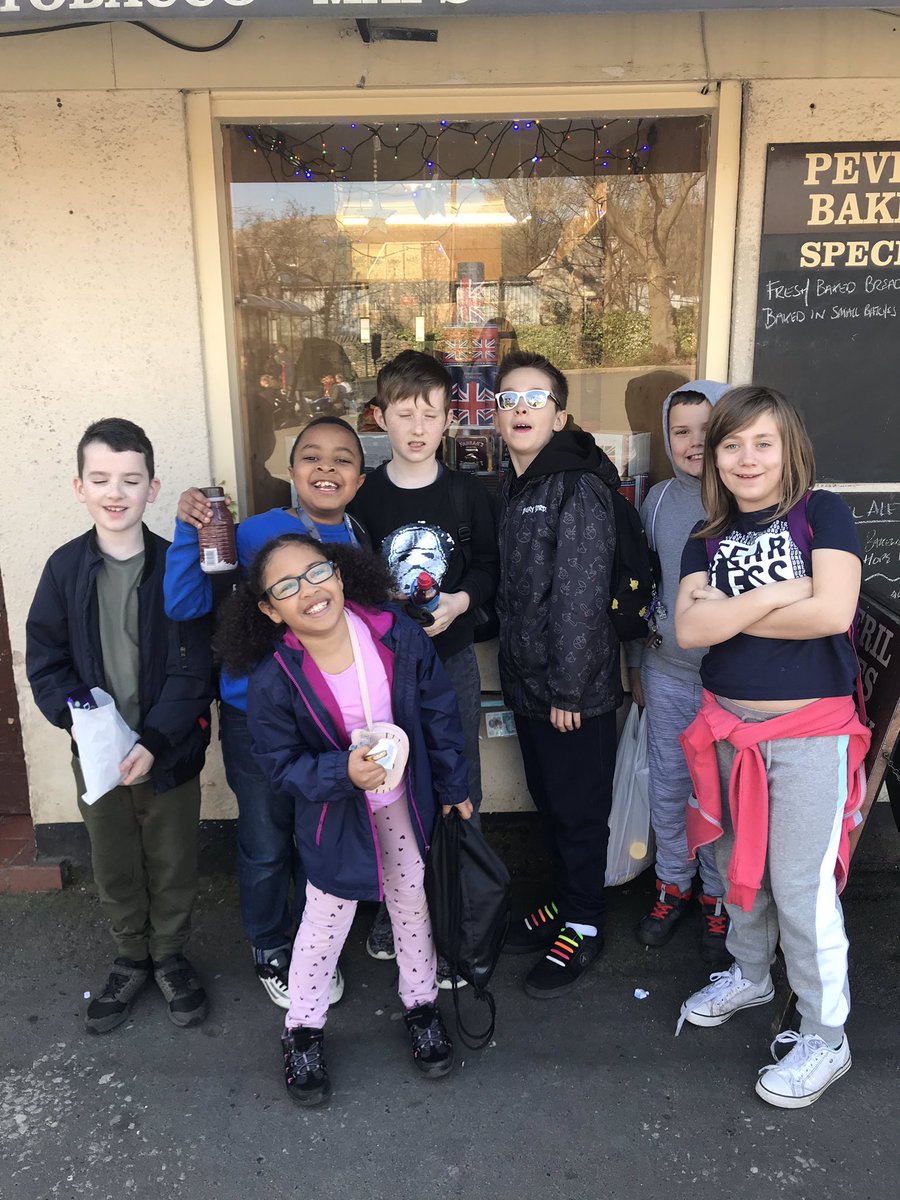 Y5BLJS's tweet photo. @Bljsrugby “Shout sweeeeeeeet shop!!” #group2 #castleton https://t.co/RERJC3pmxN