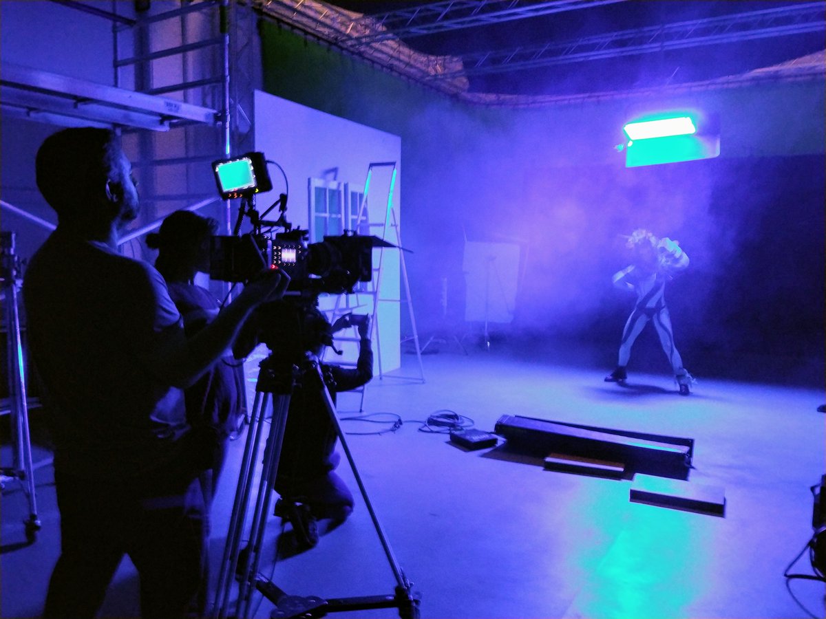 audiovisualesdc's tweet photo. 🎥@Luisgjcenturion &amp; Iván Román realizan el spot publicitario "Amazona" 
¡¡Seguimos filmando desde la creatividad grandes proyectos!! 
#ArriAlexa #ArriSkyPanel https://t.co/BqmWicrS2b