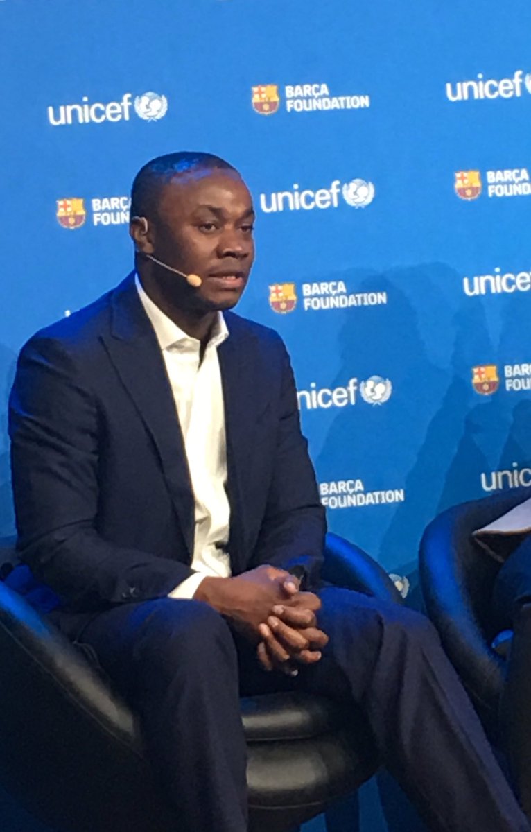 ValcarcelDiana's tweet photo. ‘No fui al colegio hasta los 10 años. El único momento de mi vida en el que me sentía seguro e igual que los demás es cuando hacía deporte’ @MohamedSidibay2 de Sierra Leona ¡La fuerza del deporte en la vida de los niños! #sport4change @unicef_es @FundacioFCB https://t.co/NrE7IfOkMb