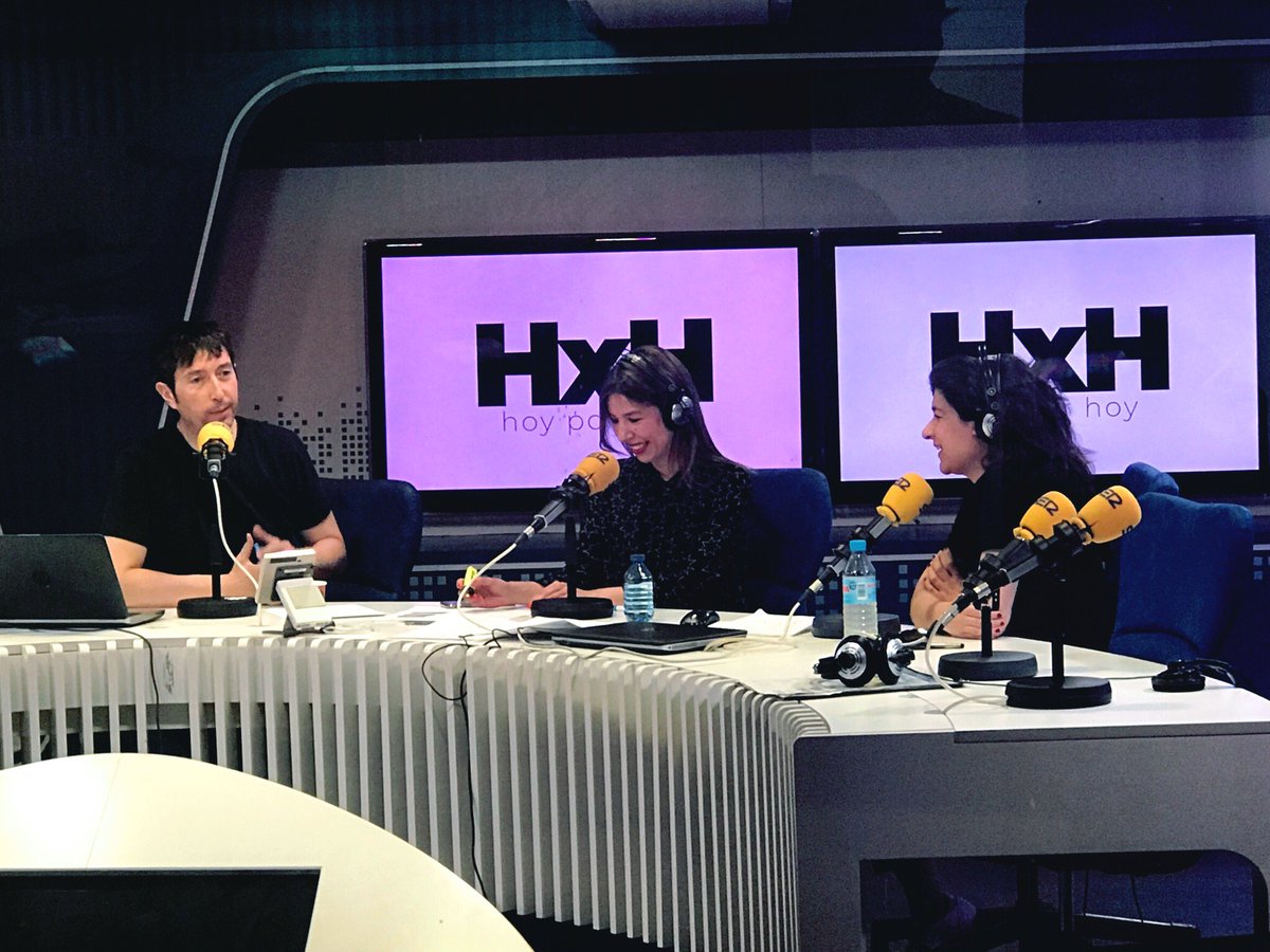 rubiodemarzo's tweet image. El síndrome premonstrual: "no todas pero cuando pasa estás como poseída.Tenemos derecho a tener reacciones hormonales"👏 (es como el bajón de las drogas recreativas😹)
Nerea Pérez de las Heras hablando de #Feminismoparatorpes en @Chicas @garridocoronado @celiamontalban @HoyPorHoy