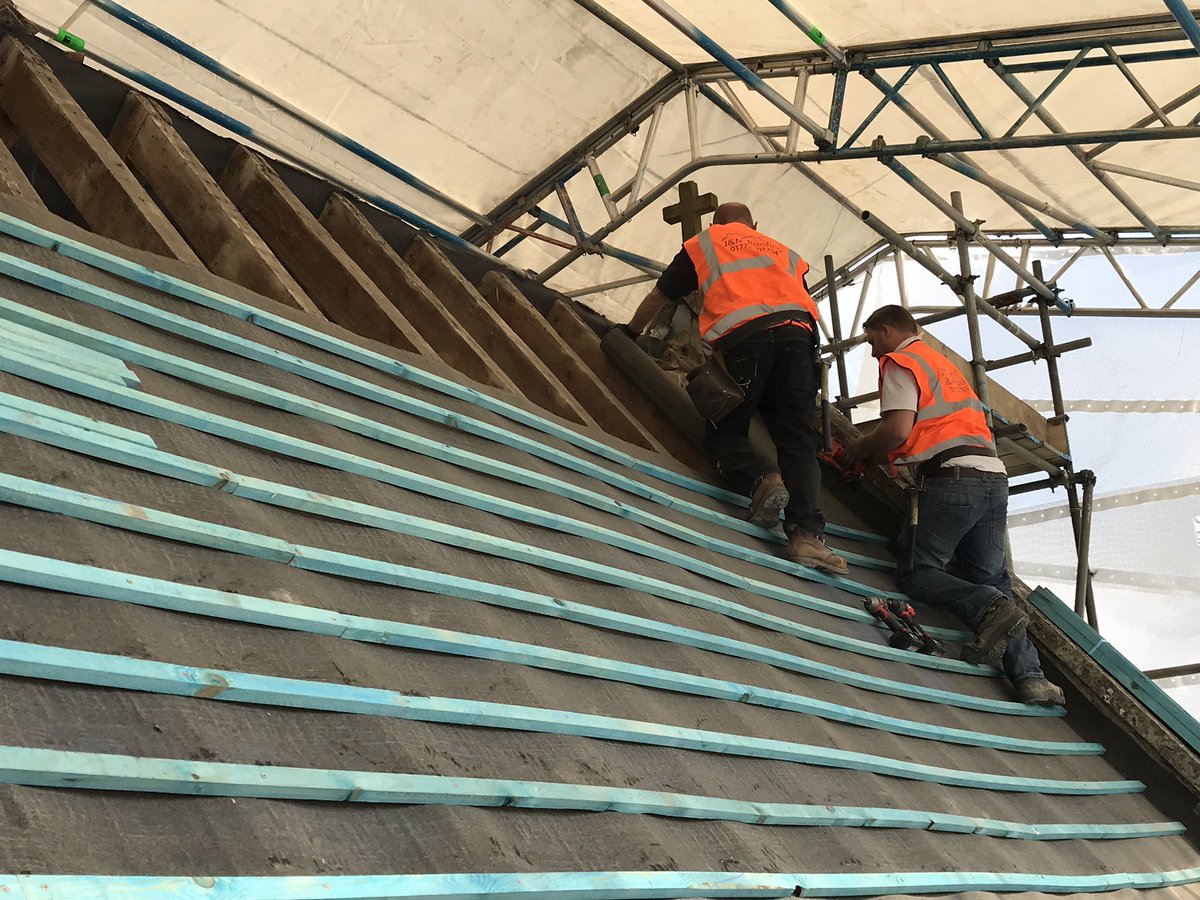 JMRoofs01's tweet photo. Nice warm day for rolling out 1f felt https://t.co/hu7hEPBUfg