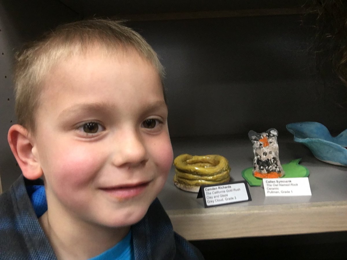 PullmanElem's tweet photo. The district elementary art show was held on Tuesday night, we are so proud and impressed with all of our students' work.  Special thanks to Mrs. Brown, our art teacher for all her hard work! https://t.co/hIPtsTCX07