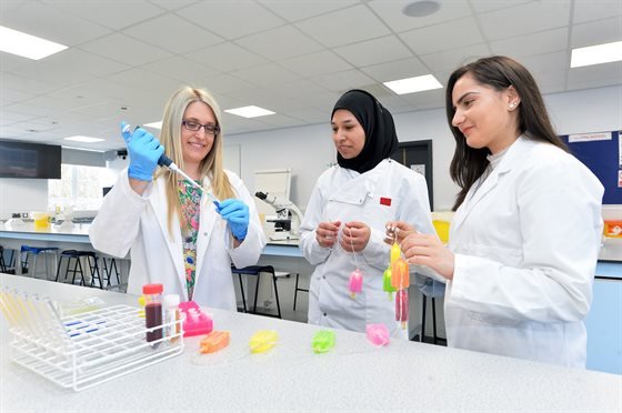 dmuleicester's tweet photo. The unconventional teaching methods used by DMU lecturer have seen her win a second national award in less than a year 🏆 @bioLOLogy_DMU was praised for her innovative approach to teaching, which includes sweets, songs and scratch cards 👉https://t.co/kFtTLdkD4y👈 #ProudToBeMore https://t.co/EfeXWeDf9T