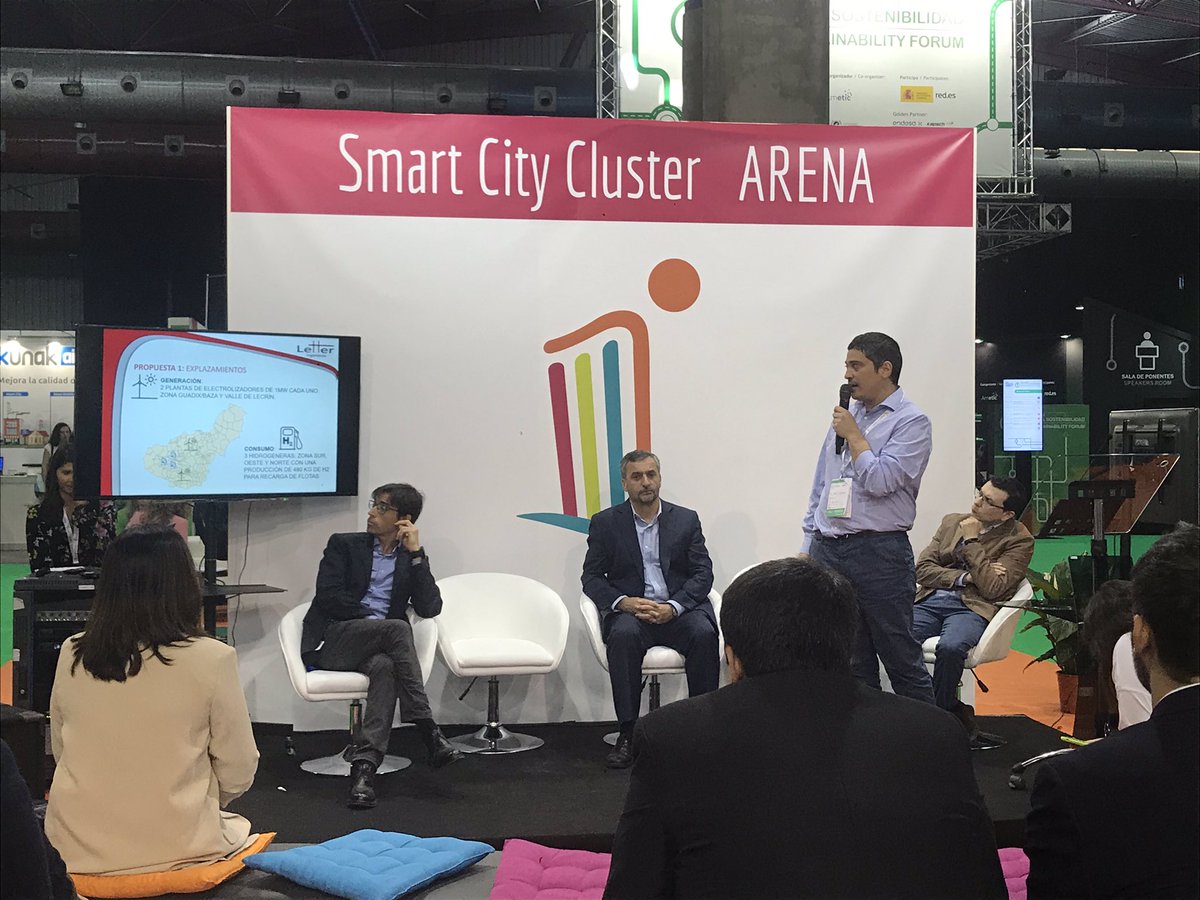 smartcityclust's tweet photo. Nuestro asociado @LETTER_INGENIER nos habla en nuestro espacio #SmartCityARENA @forogreencities de las oportunidades del #H2 en la transición energética https://t.co/JgItOLSW3v
