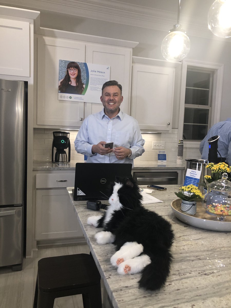 sharonsouther's tweet photo. About to go live at the Cox Smart Home. Waking up with the robotic cat.😍@CoxComm @manuelbuilders https://t.co/aNUUHR8odP