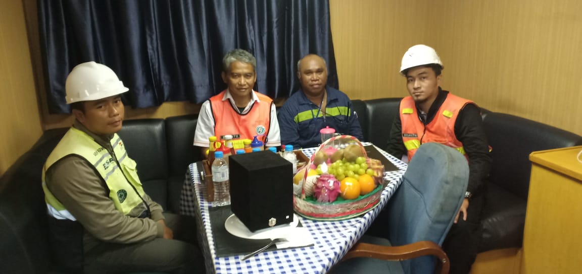 ipctpk's tweet photo. #IPCTPK kembali menerima #Firstcall Kapal #Container pada tanggal 25 Maret 2019. Kali ini #kapal #MV.CMA CGM #Jakarta berkesempatan untuk berlabuh di #Terminal Domestik Area #TanjungPriok 2 sebelum melanjutkan tujuan ke #Pelabuhan #Panjang, Bandar #Lampung. https://t.co/gFzJhm3zqI
