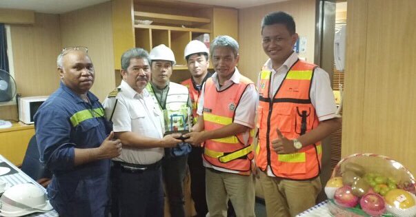 ipctpk's tweet photo. #IPCTPK kembali menerima #Firstcall Kapal #Container pada tanggal 25 Maret 2019. Kali ini #kapal #MV.CMA CGM #Jakarta berkesempatan untuk berlabuh di #Terminal Domestik Area #TanjungPriok 2 sebelum melanjutkan tujuan ke #Pelabuhan #Panjang, Bandar #Lampung. https://t.co/gFzJhm3zqI