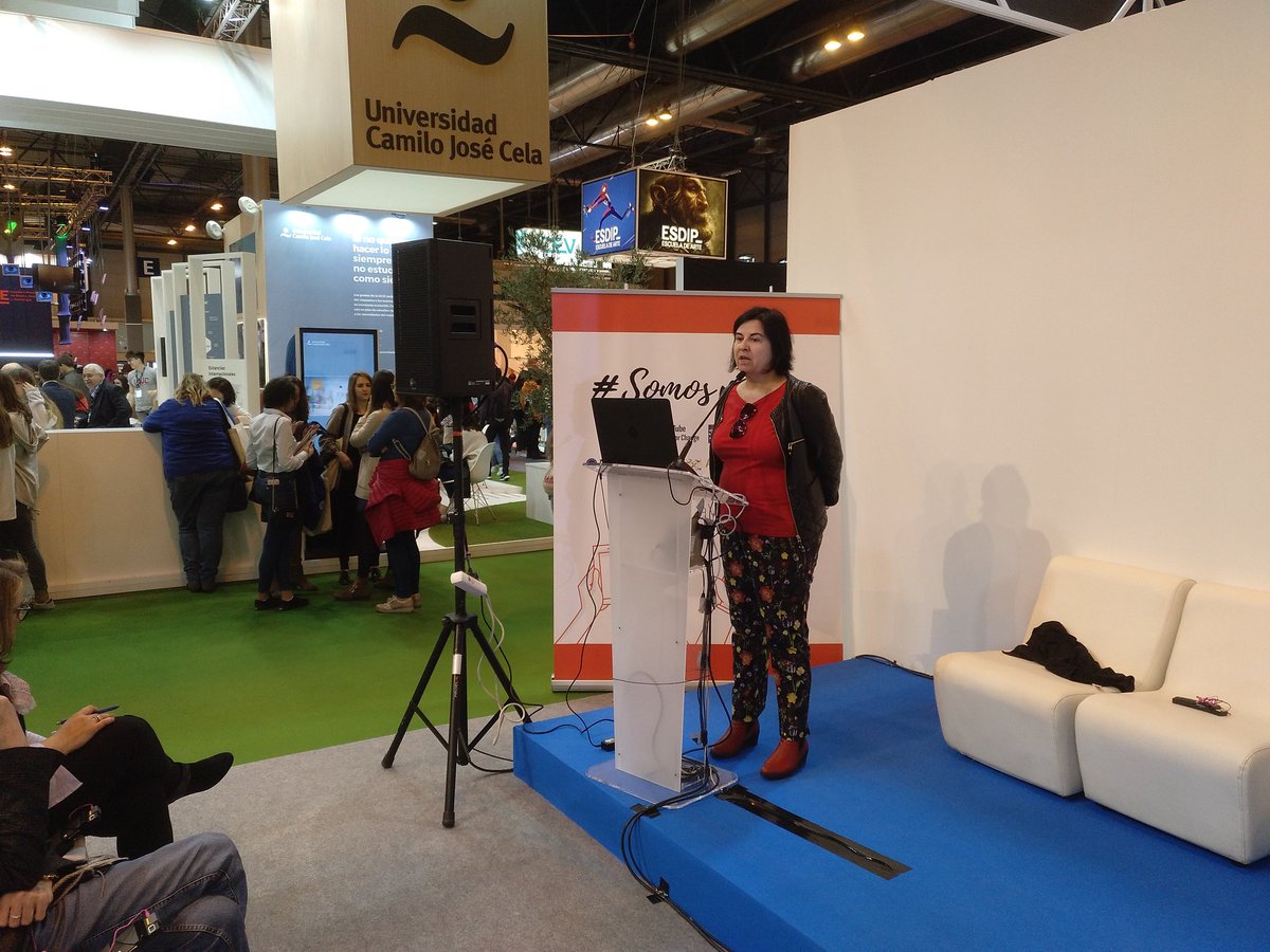 Edudesarrollo's tweet photo. Estamos en #Aula2019 presentando el programa Docentes para el Desarrollo y la #Agenda2030 y #ODS @educaCNIIE @AECID_es https://t.co/B0bNRv6Bez