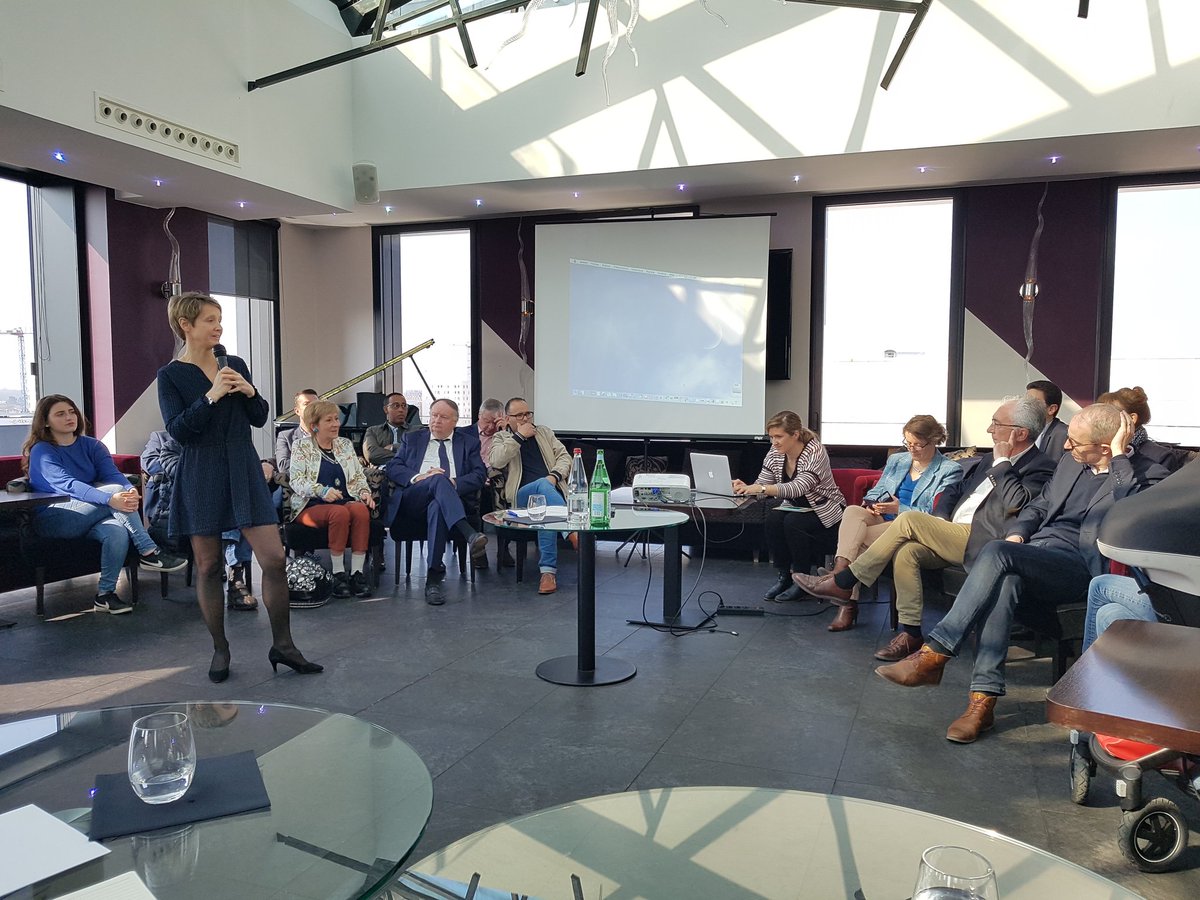 antonytorzec's tweet photo. #Nantes #Municipales2020 Les proches de @LGarnier44 qui sont allés à #LREM (@sarahelhairy @HGNantes) ? 
"Nous discutons, les fenêtres sont grandes ouvertes. On verra plus tard nos points de convergence et divergence" @LGarnier44 https://t.co/dWzJhqRstO