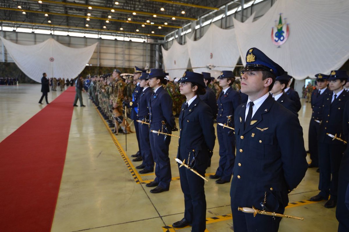 SM_Difesa's tweet photo. #GenVecciarelli “il 96° anniversario della costituzione dell’#AeronauticaMilitare è una ricorrenza significativa per la #Difesa. La componente aerea, insieme alla terrestre e navale, si è evoluta adattandosi alla mutevolezza degli scenari storici, geopolitici e strategici.
#96AM https://t.co/DSLsXbwPka