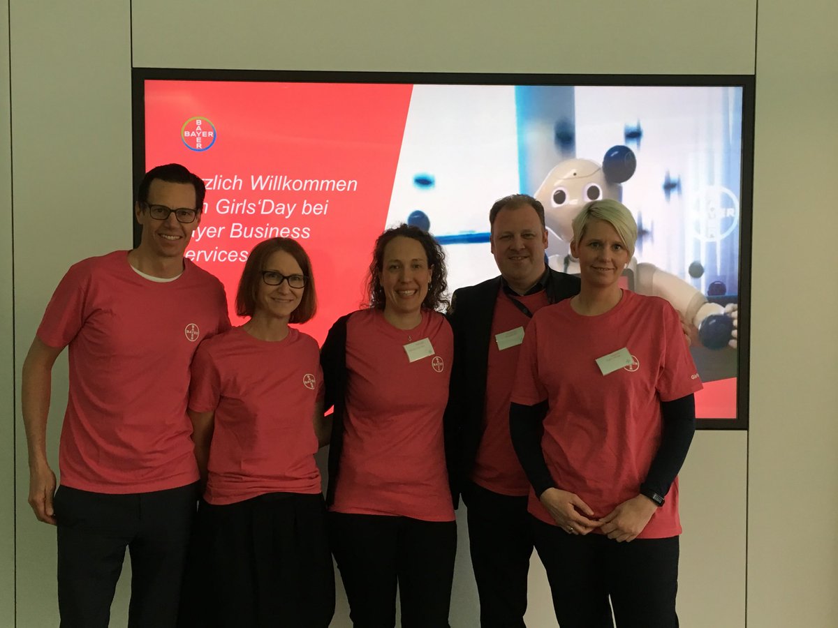 margaretwalo's tweet photo. Making sure girls know what great opportunities they have in life #BayerIT #GirlsDay https://t.co/Odj0jdzFbe