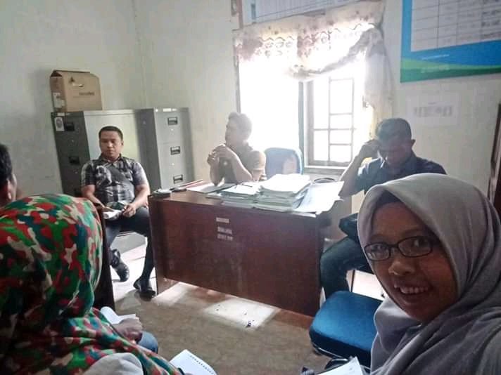 ElmisarSt's tweet photo. Koordinasi dengan pihak kecamatan, PDP dan PLD bahas progres kegiatan di desa dan rencana kerja untuk mempercepat pencairan dana desa
#Bhaktipendampingdesa 
@TPPI_JAMBI 
@tppisungaipenuh https://t.co/iEjtkPrjAi