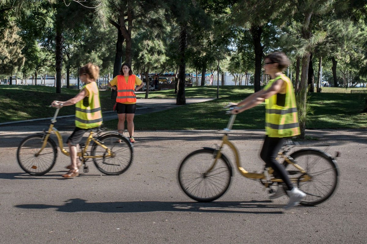 MARES_Madrid's tweet photo. 🚶‍♀️🚲Acogemos con entusiasmo a todos los agentes que trabajan y ponen en marcha acciones por una movilidad sostenible en Vallecas. ¿Te apuntas? 
🗓️Martes 2, 18h, Pl. Sierra Ministra. 3 #MARESMovilidad #VallecasSeMueve 
✏️Movilidad@maresmadrid.es https://t.co/fUDeKzq9DH https://t.co/EfhToFe9vT