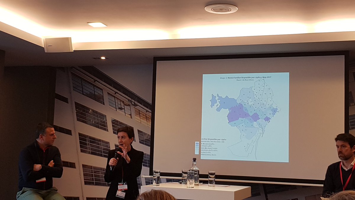 HeidivdVloet's tweet image. Mooie voorbeelden van datakoppelingen om armoede en vervoersarmoede op te sporen in Barcelona #beyonddataevent