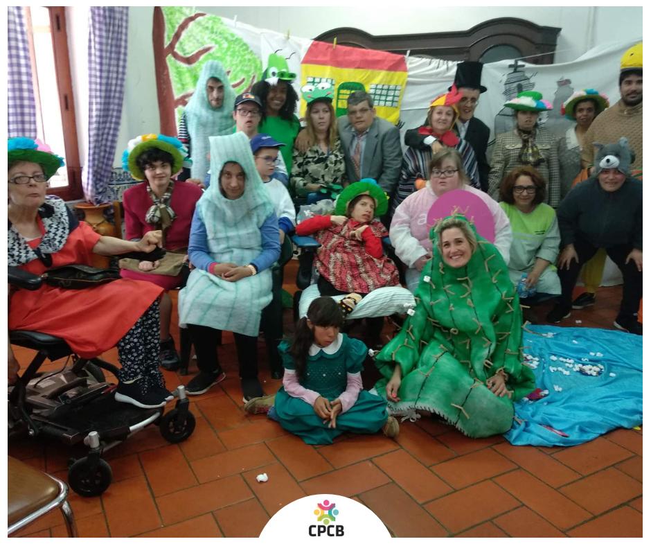 CPC_Beja's tweet photo. Ontem, no dia em que se comemorou o Dia Mundial do Teatro, levámos a nossa arte até ao Lar da Cruz Vermelha- Residência de Apoio a Idosos, onde fomos recebidos com muita ternura e carinho. <3
#UnidosSomosEsperança
#CPCBeja https://t.co/cmyu5aQgga
