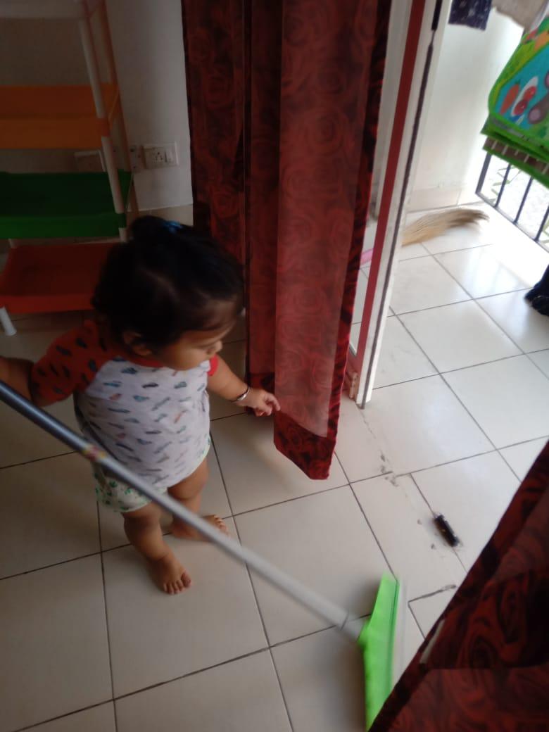 RajatJTripathi's tweet photo. #PMModi के #SwachhBharat मिशन को बढ़ावा देता 15 महीने का मेरा भांजा #Rushank
रुशांक आजकल रोजाना झाडू लेकर घूमता है।
जब देश का सर्वोच्च नेता प्रधानसेवक तो..देश का बच्चा भी जनसेवक ही बनता है।
#LokSabhaElections2019
#NarendraModi
#PMNarendraModi
#UttarPradesh
#IndiaWithNaMo https://t.co/fF003yJfMp