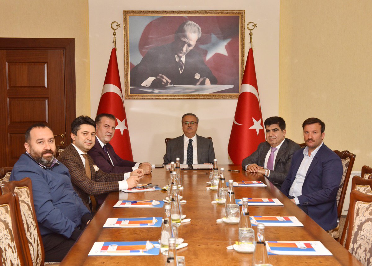 AVES Yön.Kur.Bşk. Hayırsever işadamı Sn. Senan İdin tarafından Yunus Emre İmam Hatip Ortaokulunda yaptırılacak olan Uygulama mesciti protokolü imzalandı.
<a href="/tcmeb/">Millî Eğitim Bakanlığı</a> <a href="/ziyaselcuk/">Ziya Selçuk</a> <a href="/lutfielvan/">Lütfi Elvan</a> <a href="/safran1958/">Mustafa SAFRAN</a> <a href="/aliihsansu_/">Ali İhsan Su</a> <a href="/senanidin/">senan idin</a> #MersinMEM