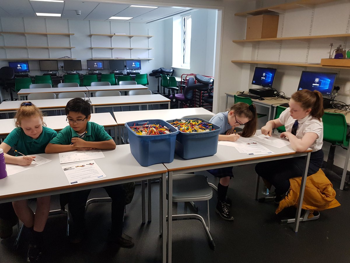 stcolumbasdyw's tweet photo. @saintandrewsps @st_josephps getting started on their Glasgow Science Festival K'nex Challenge #teamwork #creatingengineers https://t.co/NhYS9qPCxk