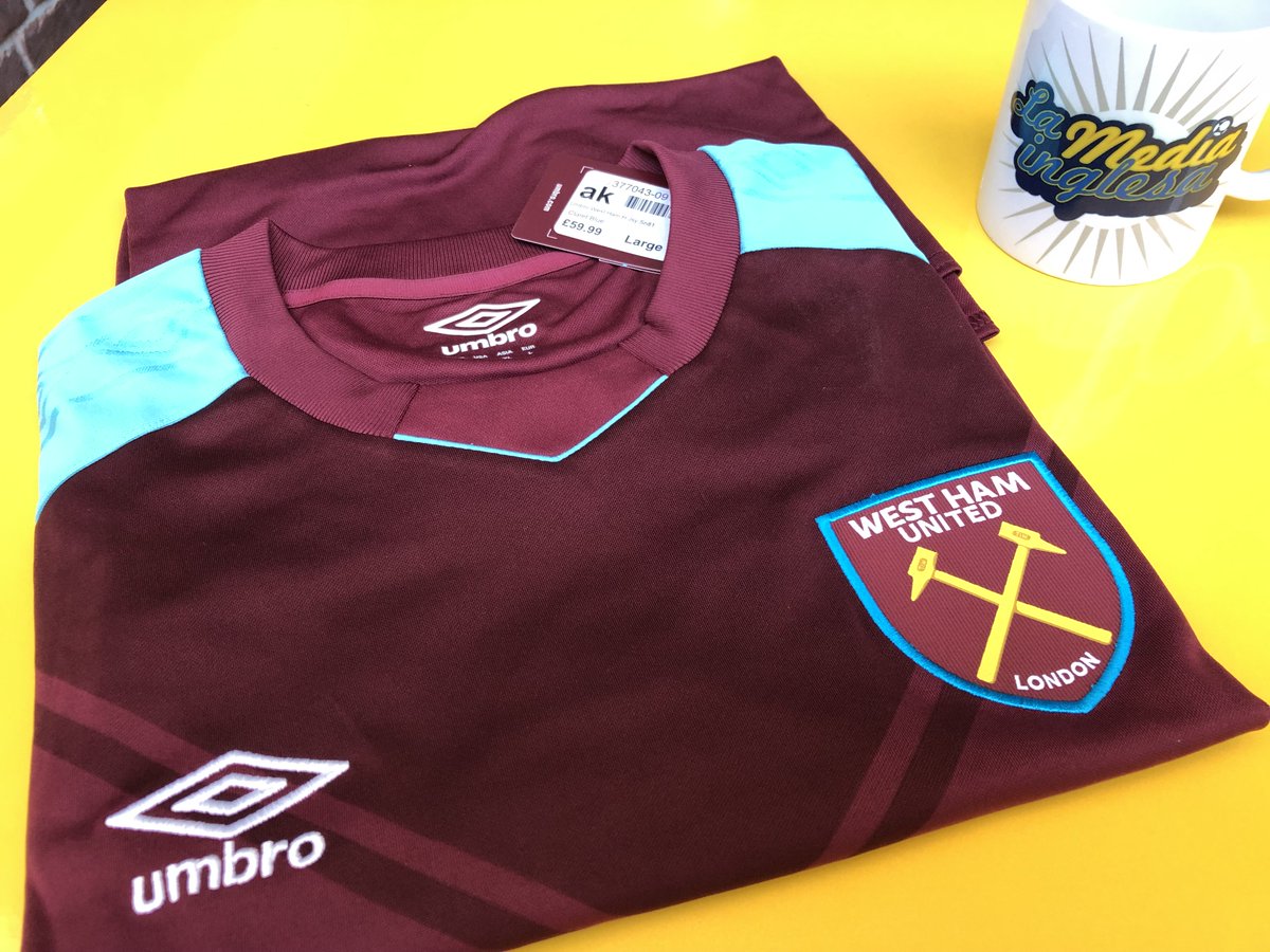 LaMediaInglesa's tweet photo. ¡¡SORTEO!!

Si llegamos a 35.000 suscriptores en YouTube antes de que arranquemos el directo del lunes, sortearemos esta camiseta oficial del West Ham entre todos los que retuiteen este tweet y estén suscritos al canal.

Enlace para suscribirse: https://t.co/YnSa0o0FRe https://t.co/0MyDOcXr04