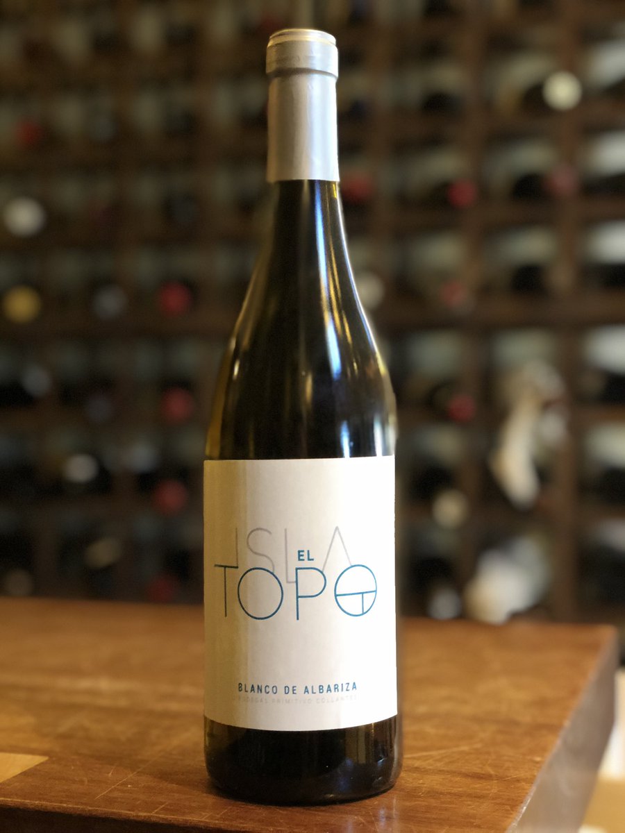 Lucia_Vinos's tweet photo. Por fin lo vestimos! Esta es la cara de nuestra palomino más madura y golosa. @JuanRuiz_apo .
#Aponiente2019 https://t.co/lBA4NysepA