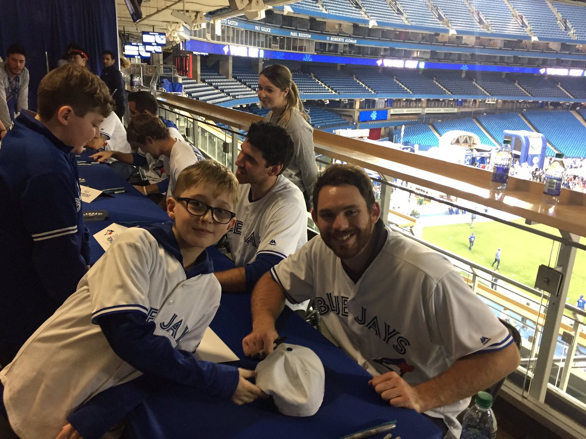 MarcoSpiteri's tweet photo. @Panikkar37 @Sranby24 That’s awesome. Joe is a great guy! Made winterfest 2018, the best for me and my boys. Asked us our last name while getting an autograph, replied “Fancy! Is that Italian?” Which my son replied looking over at me asking “Dad are we Italian?!”  We still joke about that to this day! https://t.co/fceBMTy3qJ