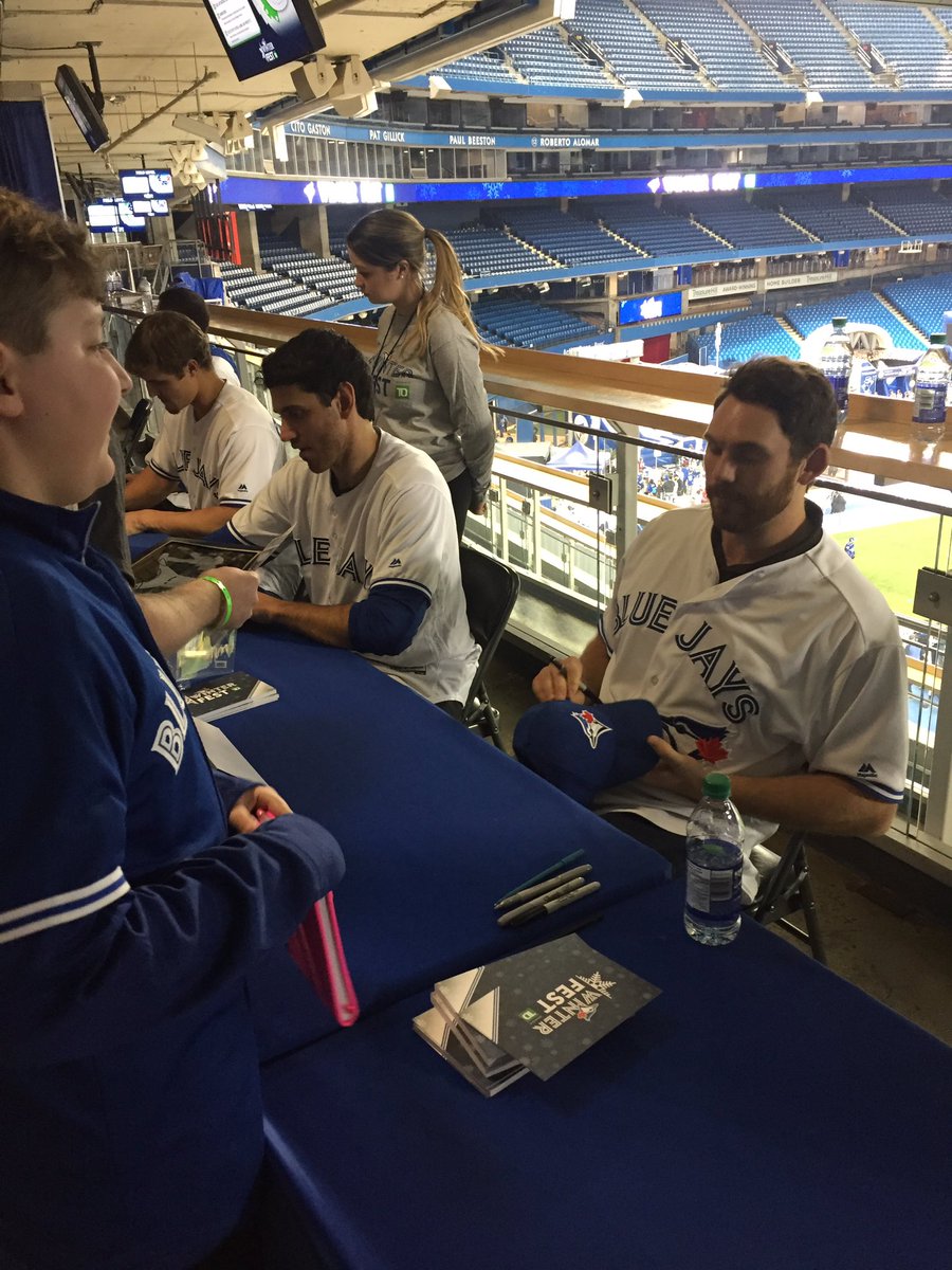 MarcoSpiteri's tweet photo. @Panikkar37 @Sranby24 That’s awesome. Joe is a great guy! Made winterfest 2018, the best for me and my boys. Asked us our last name while getting an autograph, replied “Fancy! Is that Italian?” Which my son replied looking over at me asking “Dad are we Italian?!”  We still joke about that to this day! https://t.co/fceBMTy3qJ