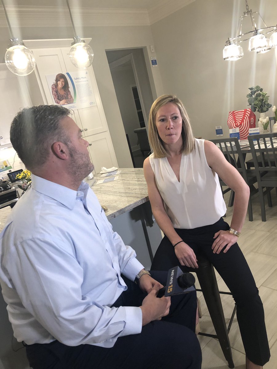 sharonsouther's tweet photo. Talking about the technology that can help us age in place, recover from stokes. @CoxComm @MoterumTech #CoxSmartHome https://t.co/RXEwB6SpCX