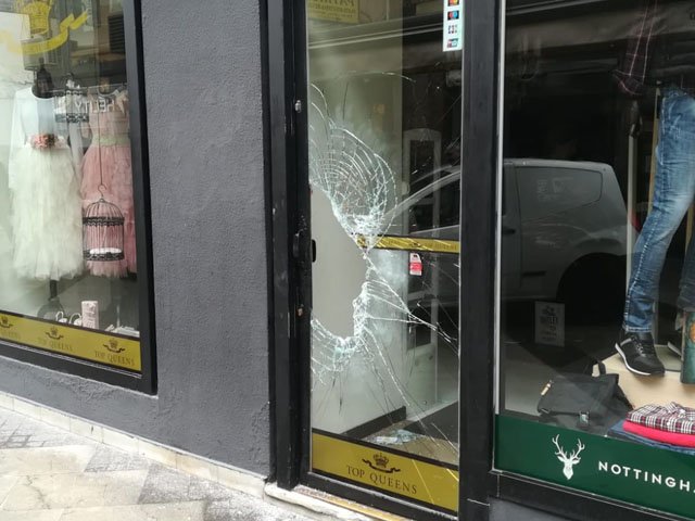 CeutaTV's tweet photo. SUCESOS - Detenido y ante el juez el autor del robo en la tienda 'Top Queens'
https://t.co/3OJuvVAPJM
#CeutaTv #Sucesos #TopQueens https://t.co/pnztp3wFEf