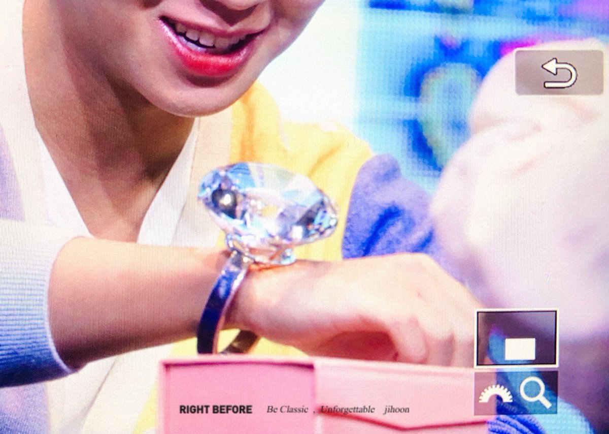 yellow23x's tweet photo. เมย์ก็คือเล่นใหญ่ไว้ก่อน พร้อบแข่งกันใหญ่55555555555555555 https://t.co/sipi1zGniw