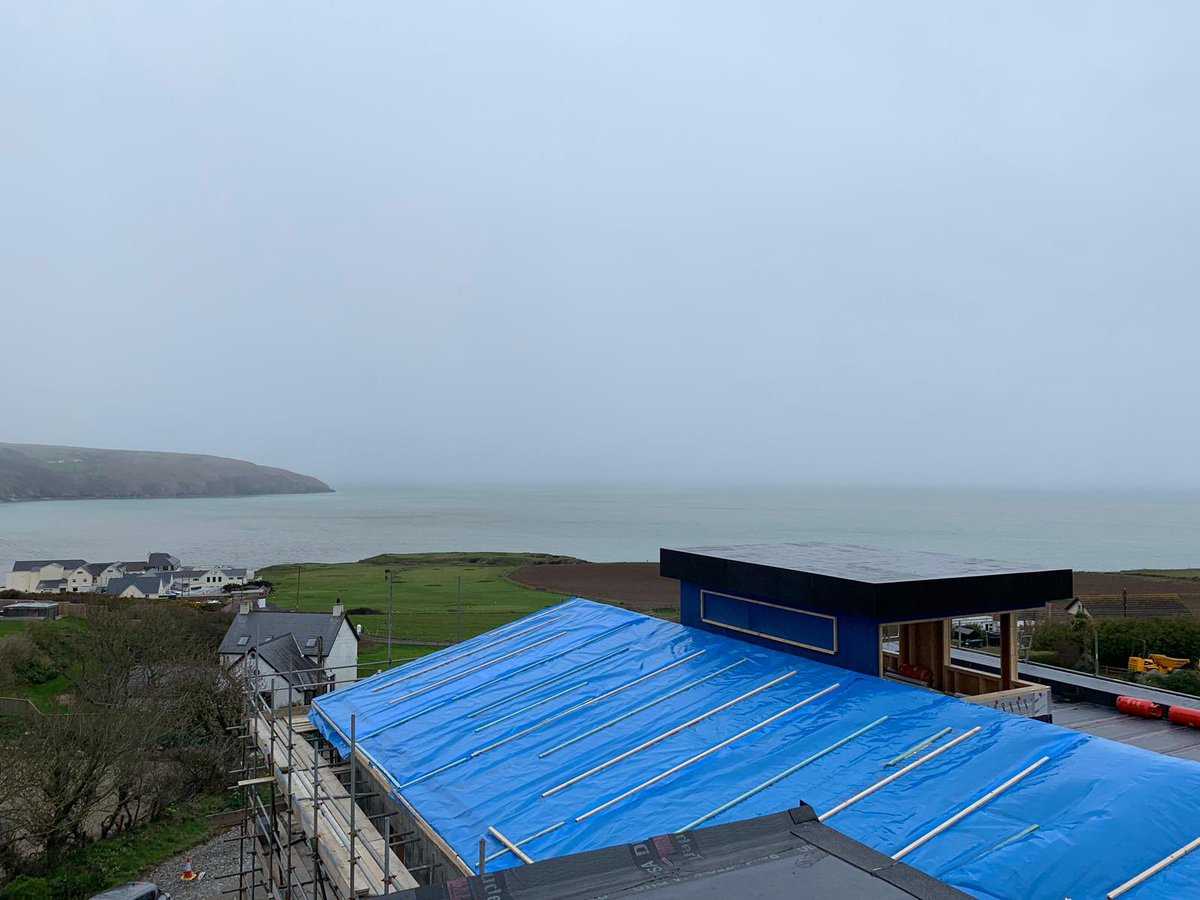 randall_roofing's tweet photo. Oh I do like to be beside the seaside 🌊 can’t wait to revisit this site in the sunshine ☀️ #jrandall #pretty #wales #roofing #views https://t.co/PBMaEf3sLr