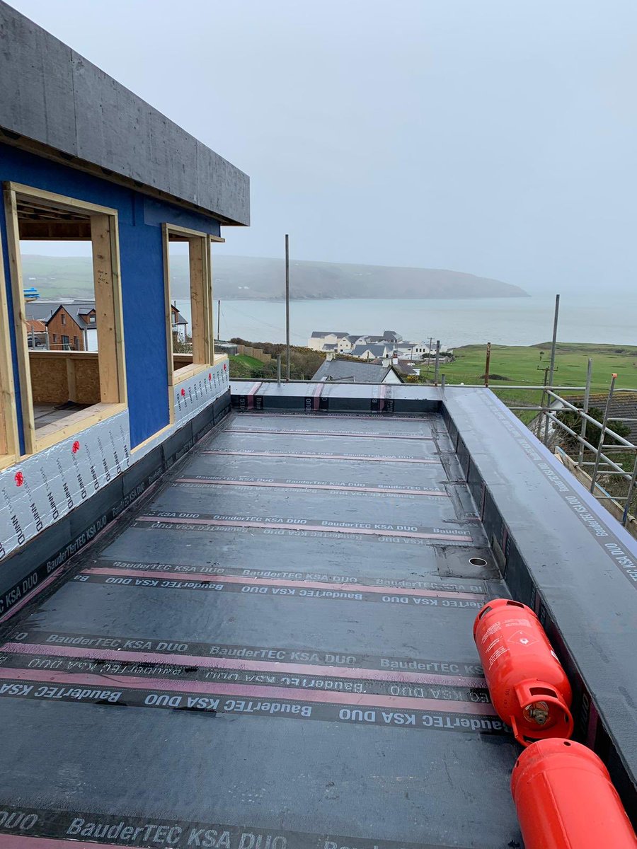 randall_roofing's tweet photo. Oh I do like to be beside the seaside 🌊 can’t wait to revisit this site in the sunshine ☀️ #jrandall #pretty #wales #roofing #views https://t.co/PBMaEf3sLr