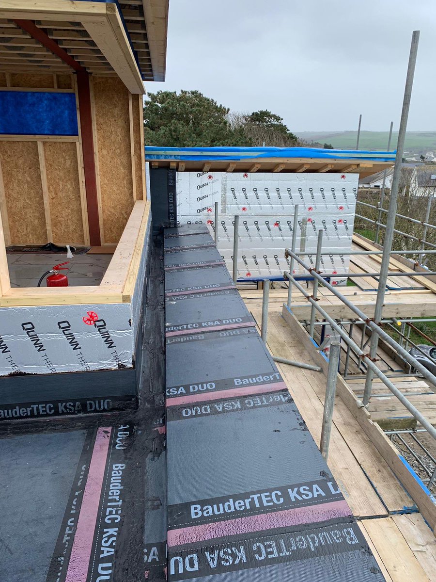 randall_roofing's tweet photo. Oh I do like to be beside the seaside 🌊 can’t wait to revisit this site in the sunshine ☀️ #jrandall #pretty #wales #roofing #views https://t.co/PBMaEf3sLr