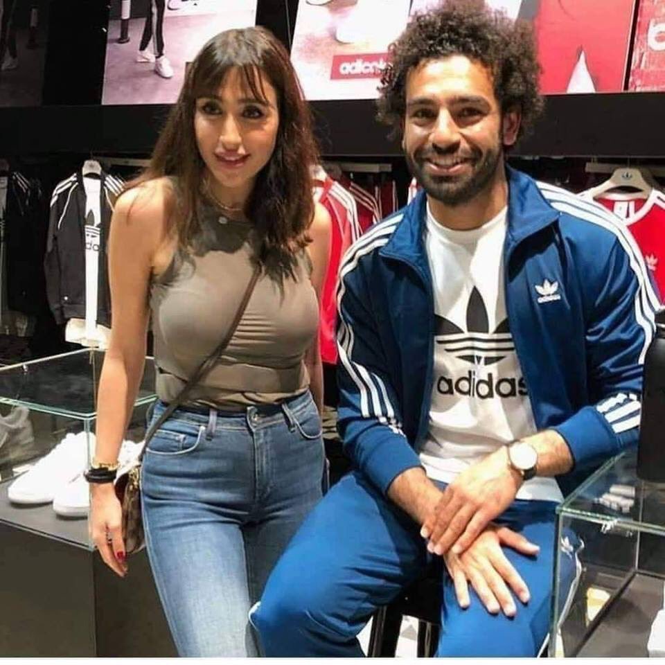 lnstantFoot's tweet photo. Mohamed Salah ... 😭

Main droite : « Je peux toucher ? »
Main gauche : « Calme toi ! » https://t.co/gymV4vQxMO