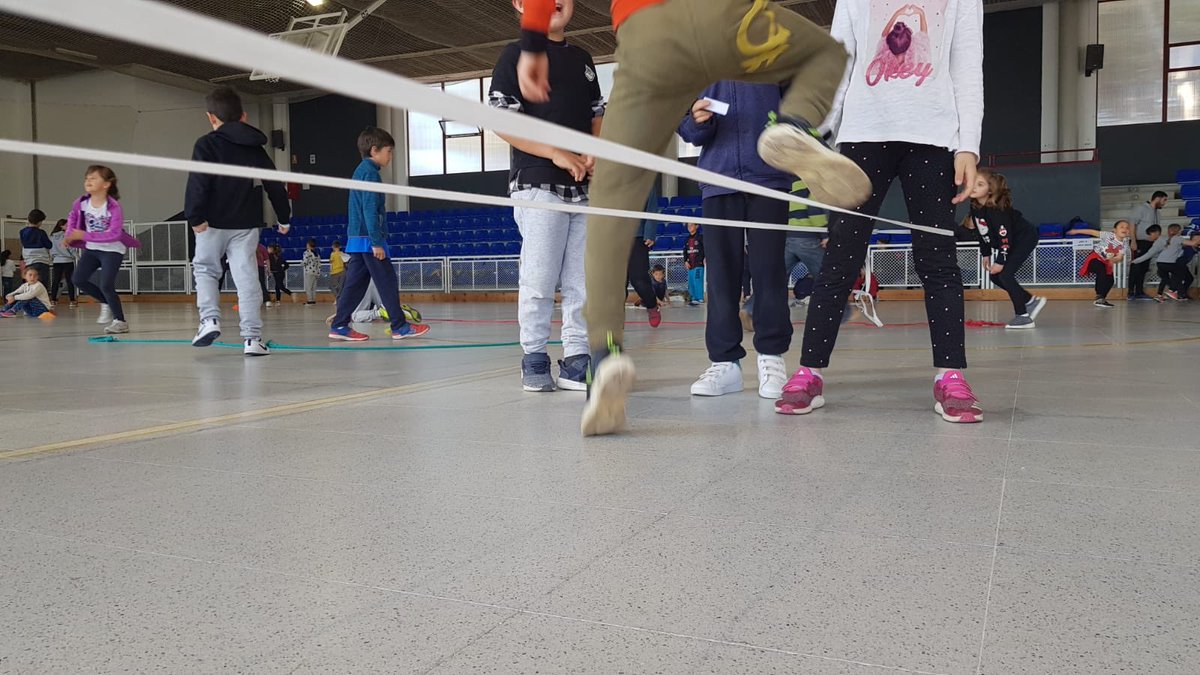 Escola Charlie Rivel tweet media