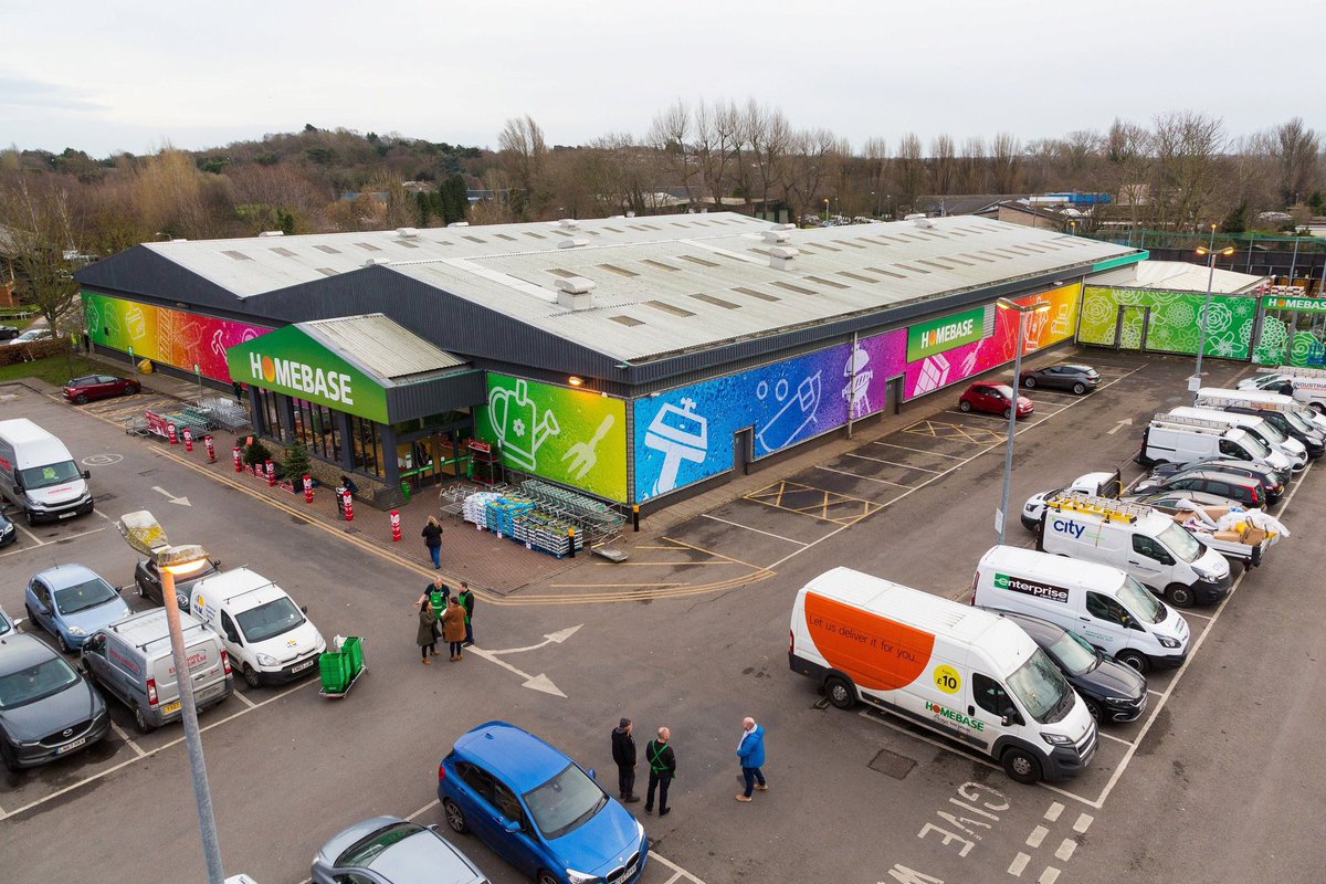 Throwback to the previous wrap #installation #buildingwrap #banner #sign #vinyl #advertising #branding #bold #ropeaccess #abseiling #sprat #elevateyourbrand